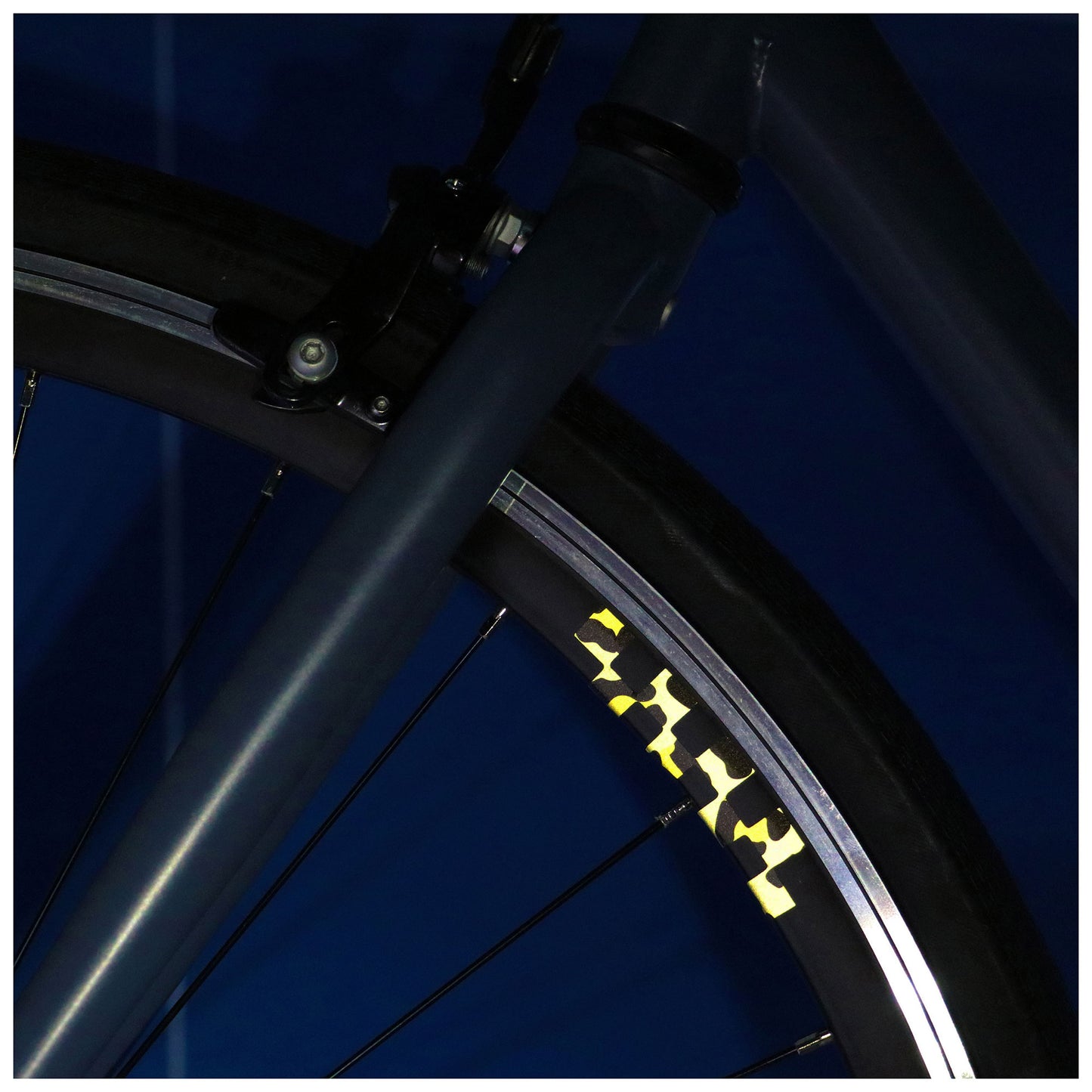 Reflective Wheel Rim Stickers - Racing Flag