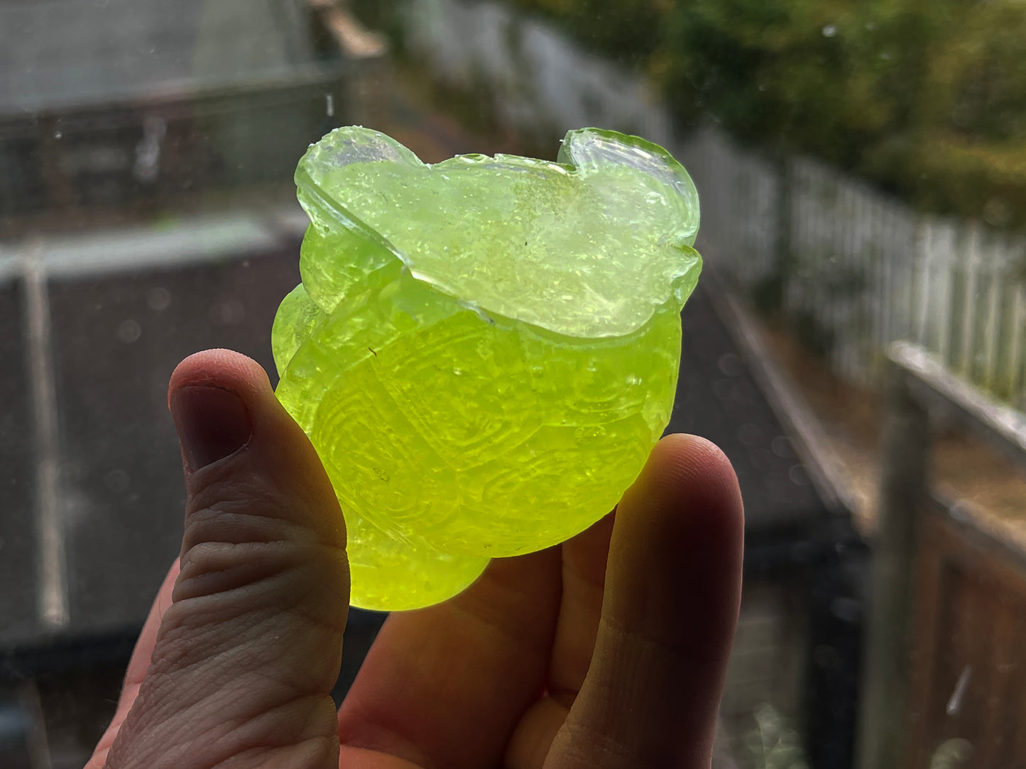 Uranium Glass Resin Love Turtle (Uresinium)