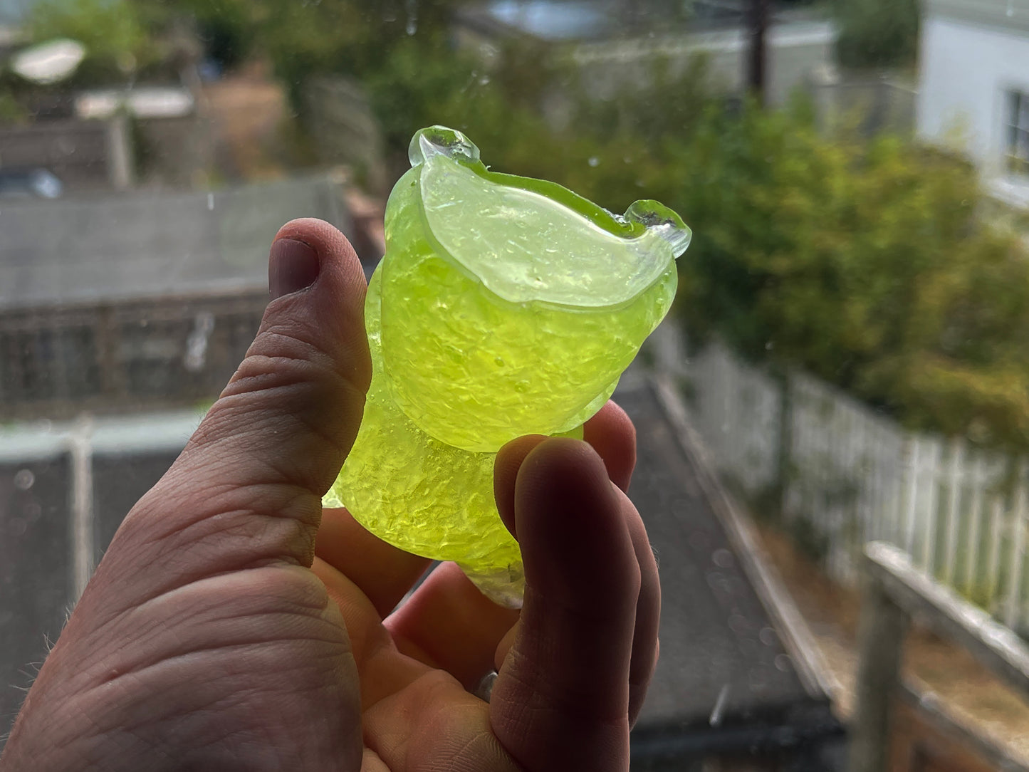 Uranium Glass Resin Love Pug (Uresinium)