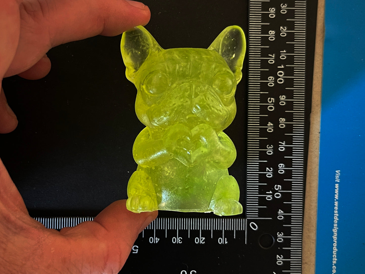 Uranium Glass Resin Love Pug (Uresinium)