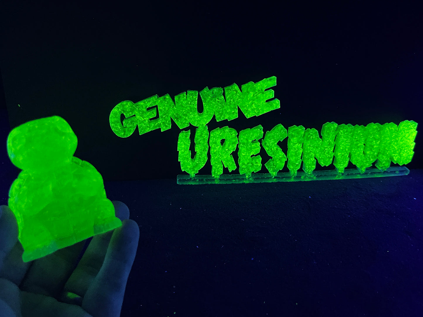 Uranium Glass Resin Love Turtle (Uresinium)