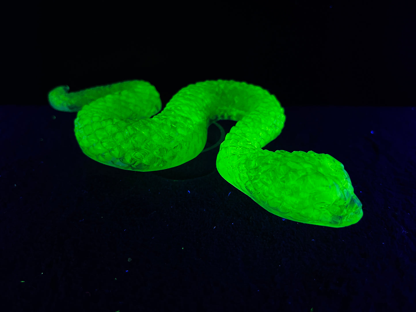Uranium Glass Resin Snake (Uresinium)