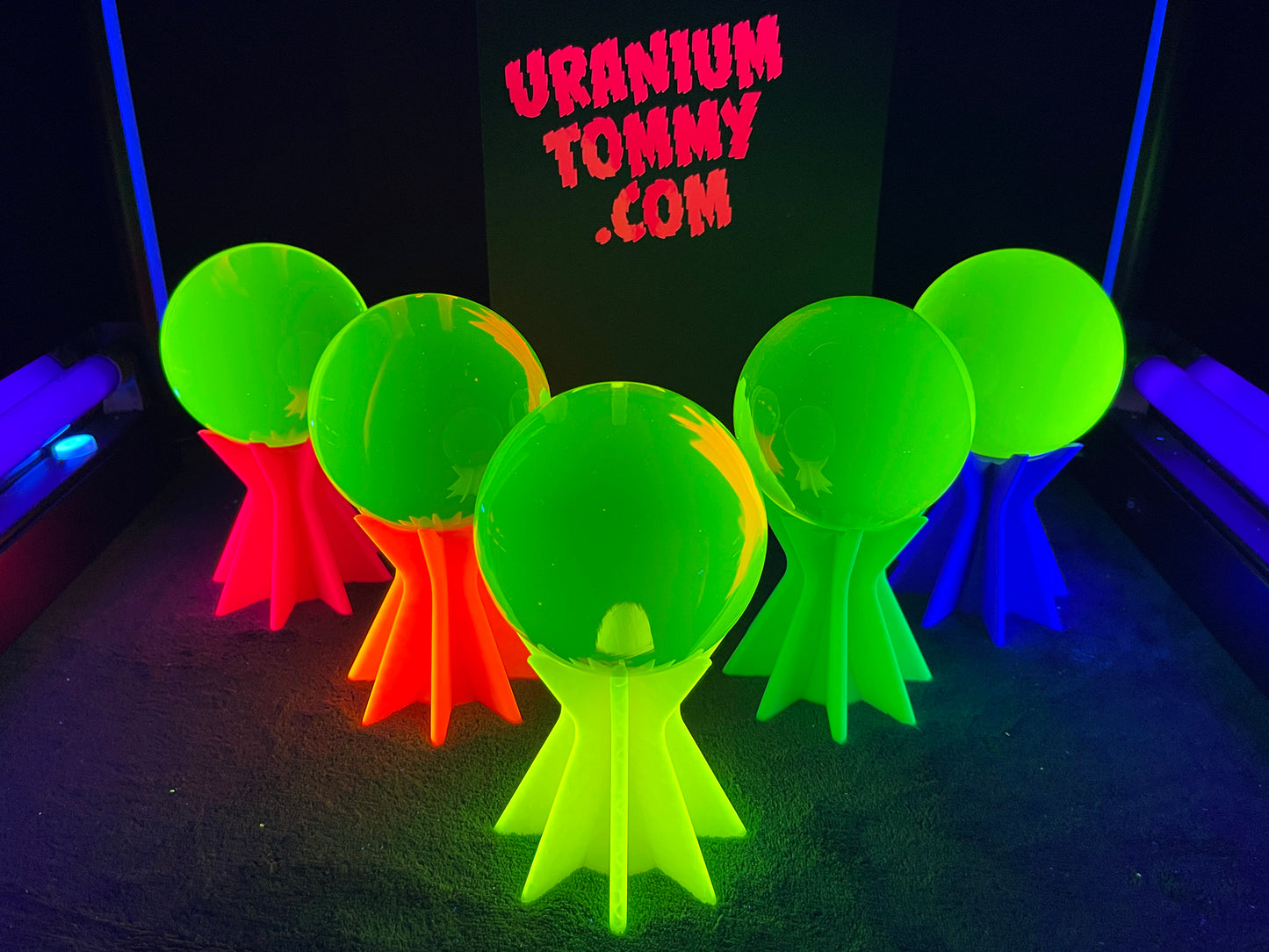 UV Reactive Glass Sphere Stand