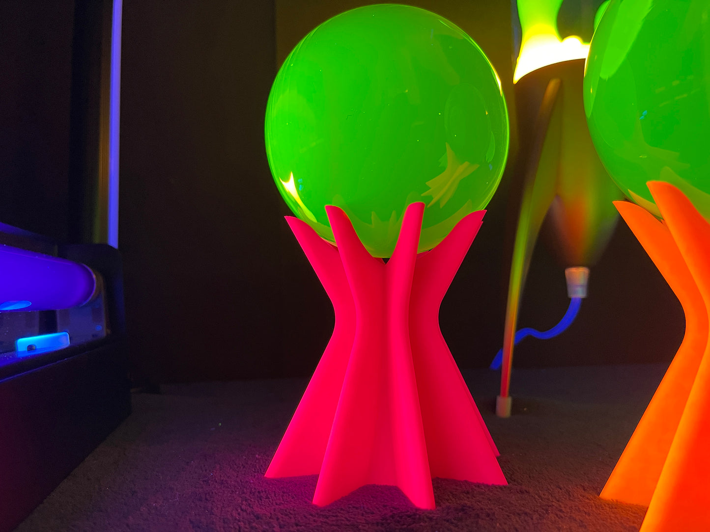 UV Reactive Glass Sphere Stand