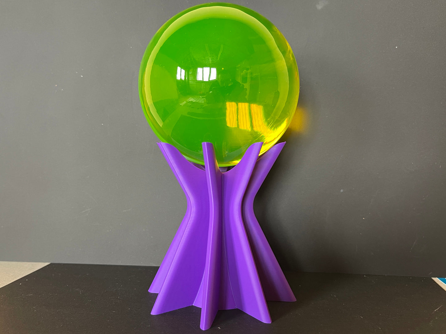 UV Reactive Glass Sphere Stand