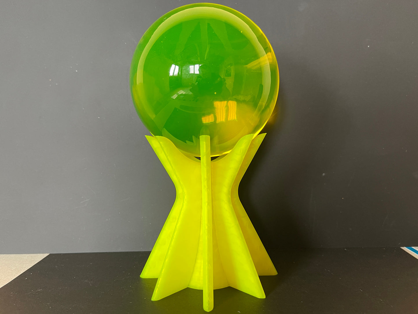UV Reactive Glass Sphere Stand