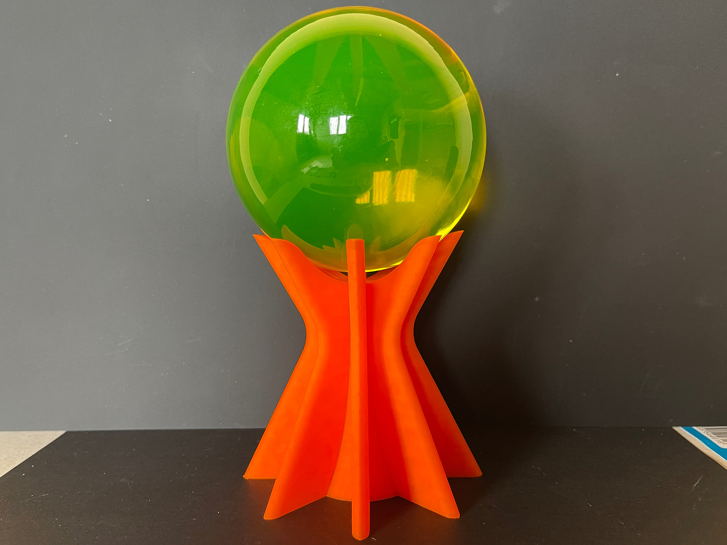 UV Reactive Glass Sphere Stand