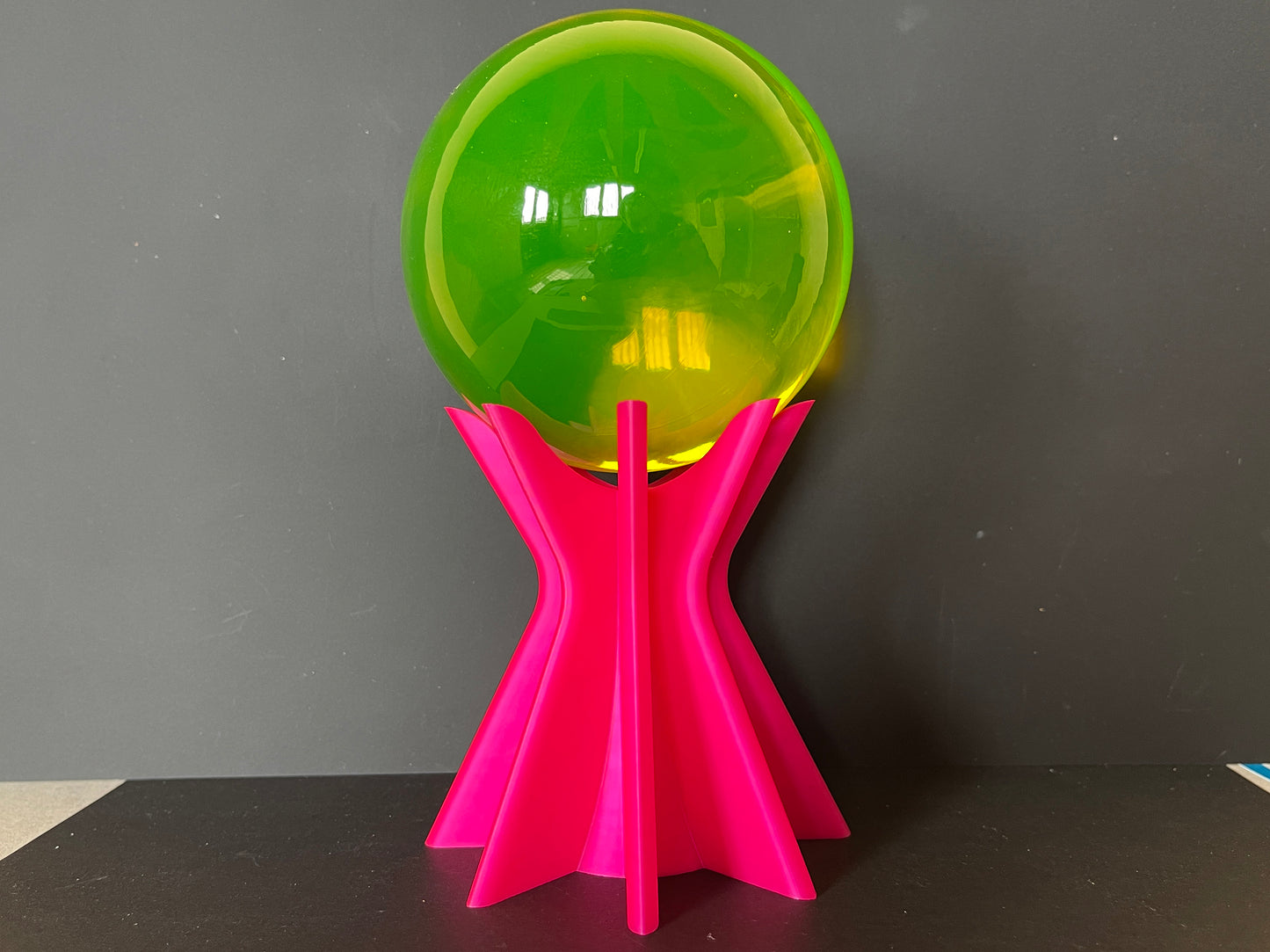 UV Reactive Glass Sphere Stand
