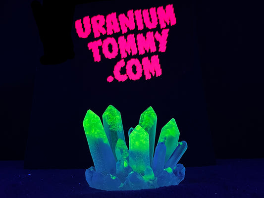 Uranium Glass Resin Crystal Formation (Uresinium)