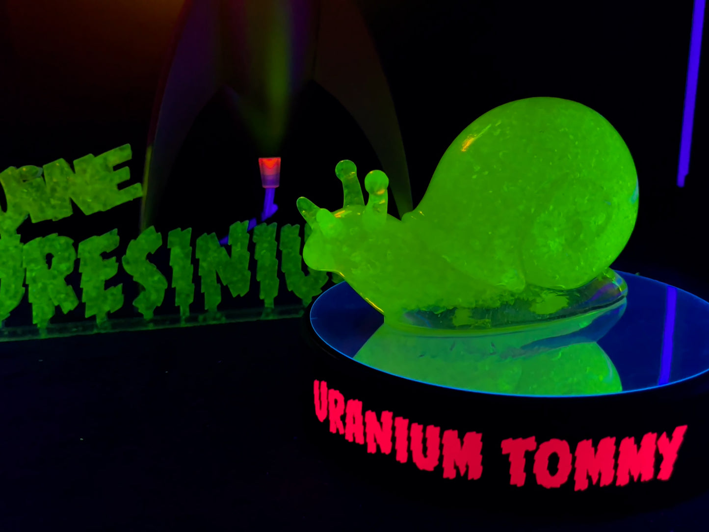 Uranium Glass Resin Vaseline Snail (Uresinium)