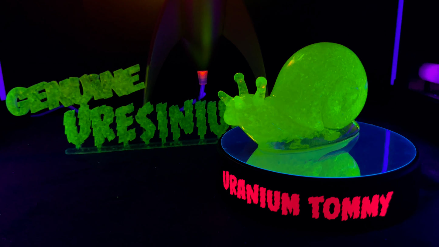 Uranium Glass Resin Vaseline Snail (Uresinium)