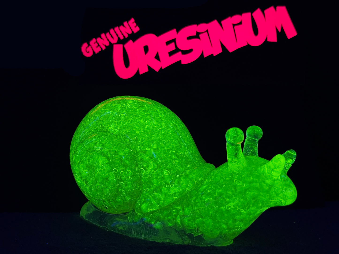Uranium Glass Resin Vaseline Snail (Uresinium)