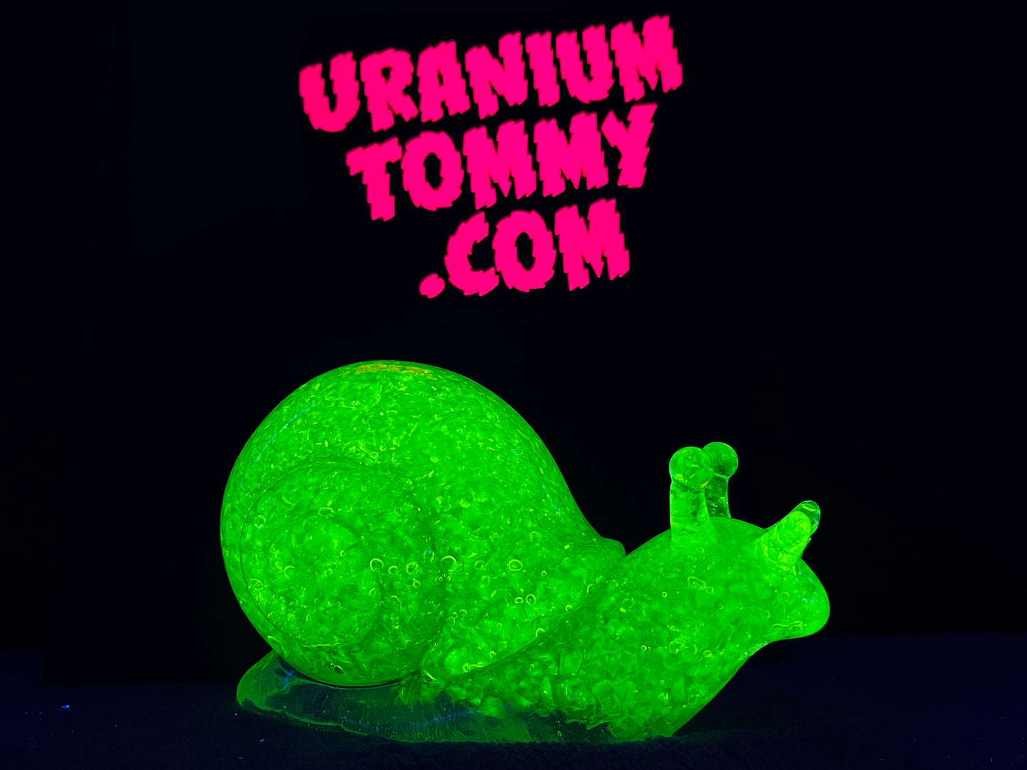 Uranium Glass Resin Vaseline Snail (Uresinium)