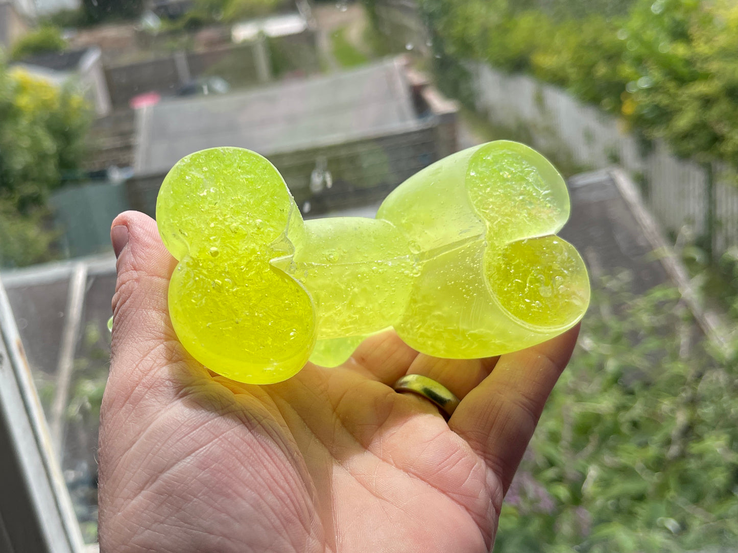 Uranium Glass Resin Balloon Dog (Uresinium)