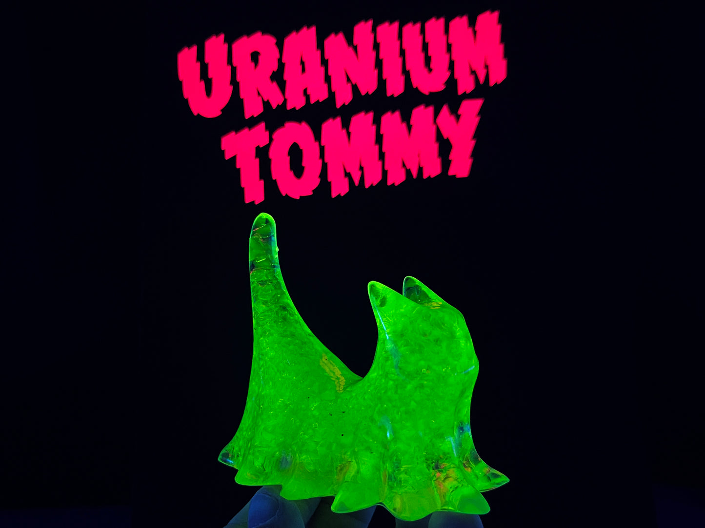 Uranium Glass Resin Ghost Cat (Uresinium)