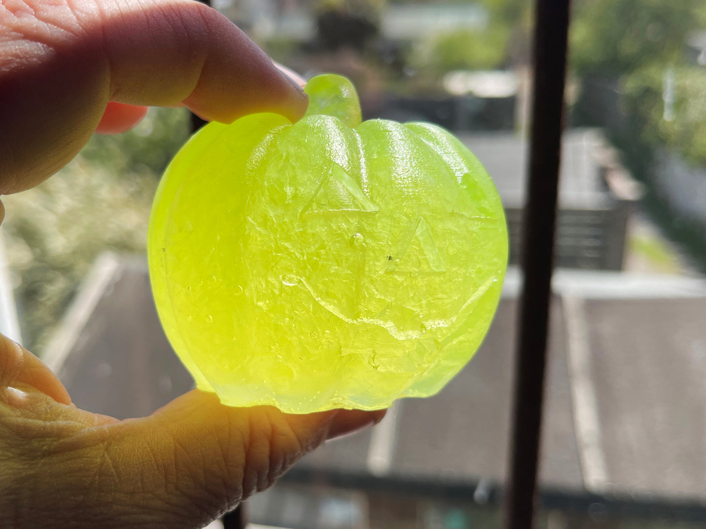 Uranium Glass Resin Ghost Pumpkin (Uresinium)