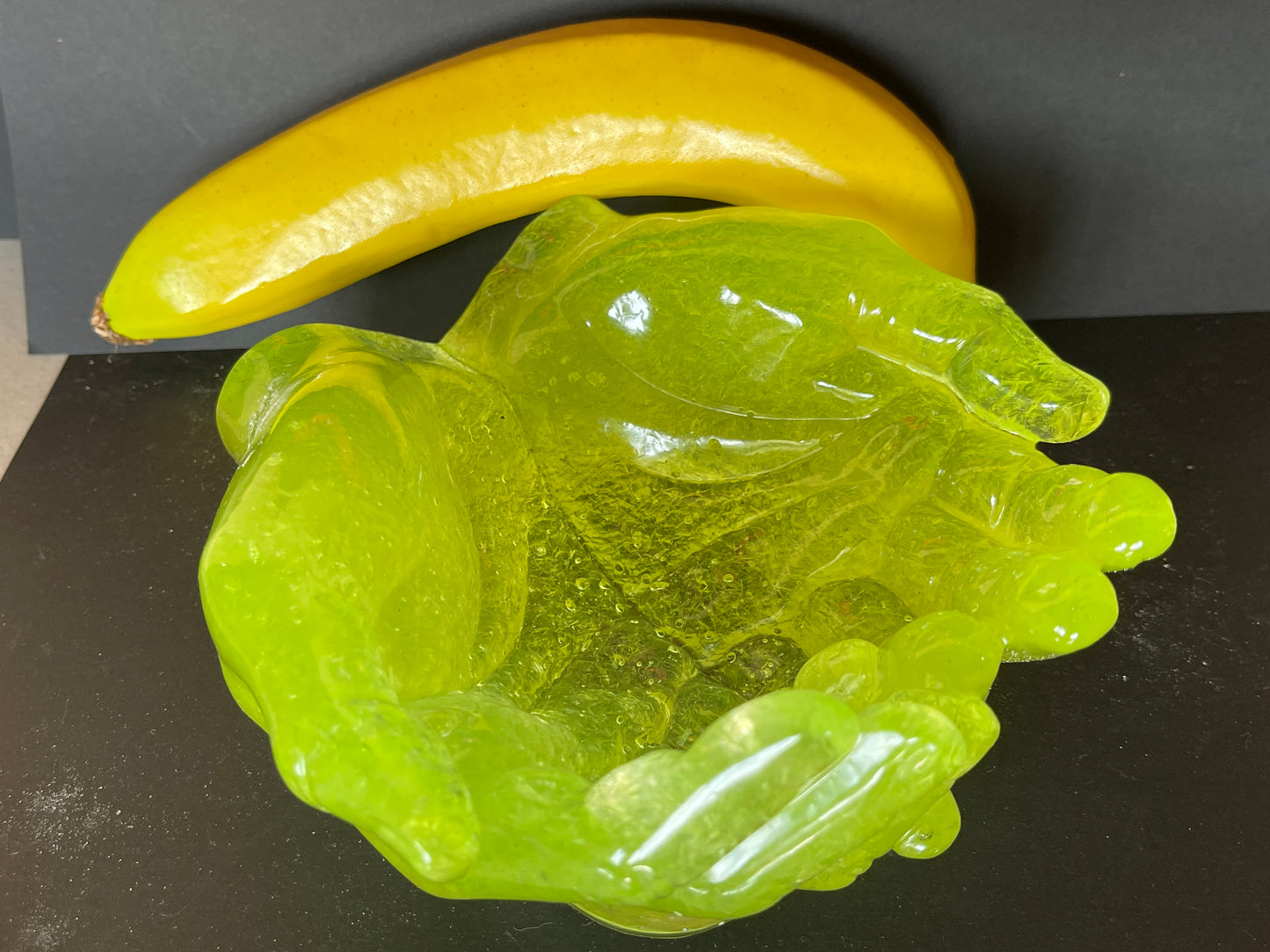 Uranium Glass Resin Hand Bowl (Uresinium)