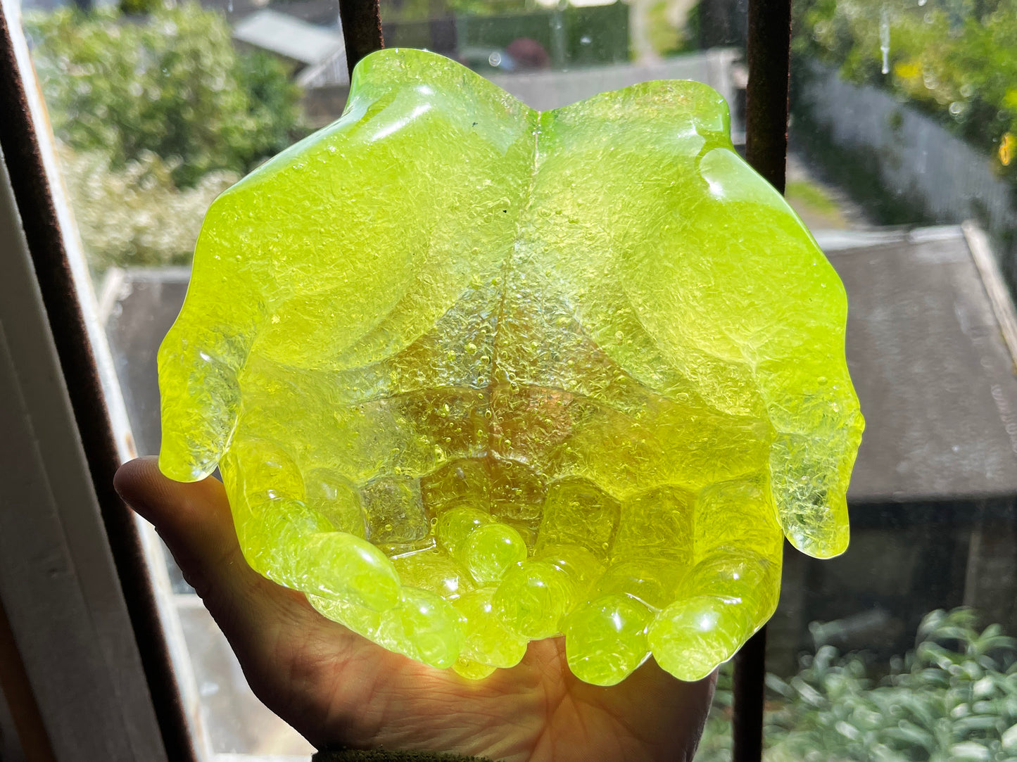 Uranium Glass Resin Hand Bowl (Uresinium)