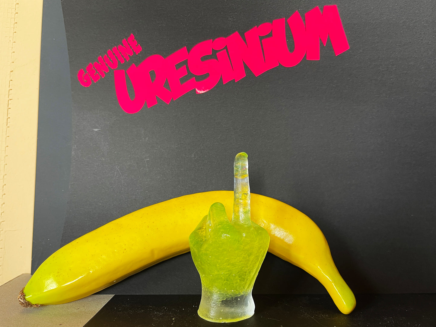Uranium Glass Resin Middle Finger (Uresinium)