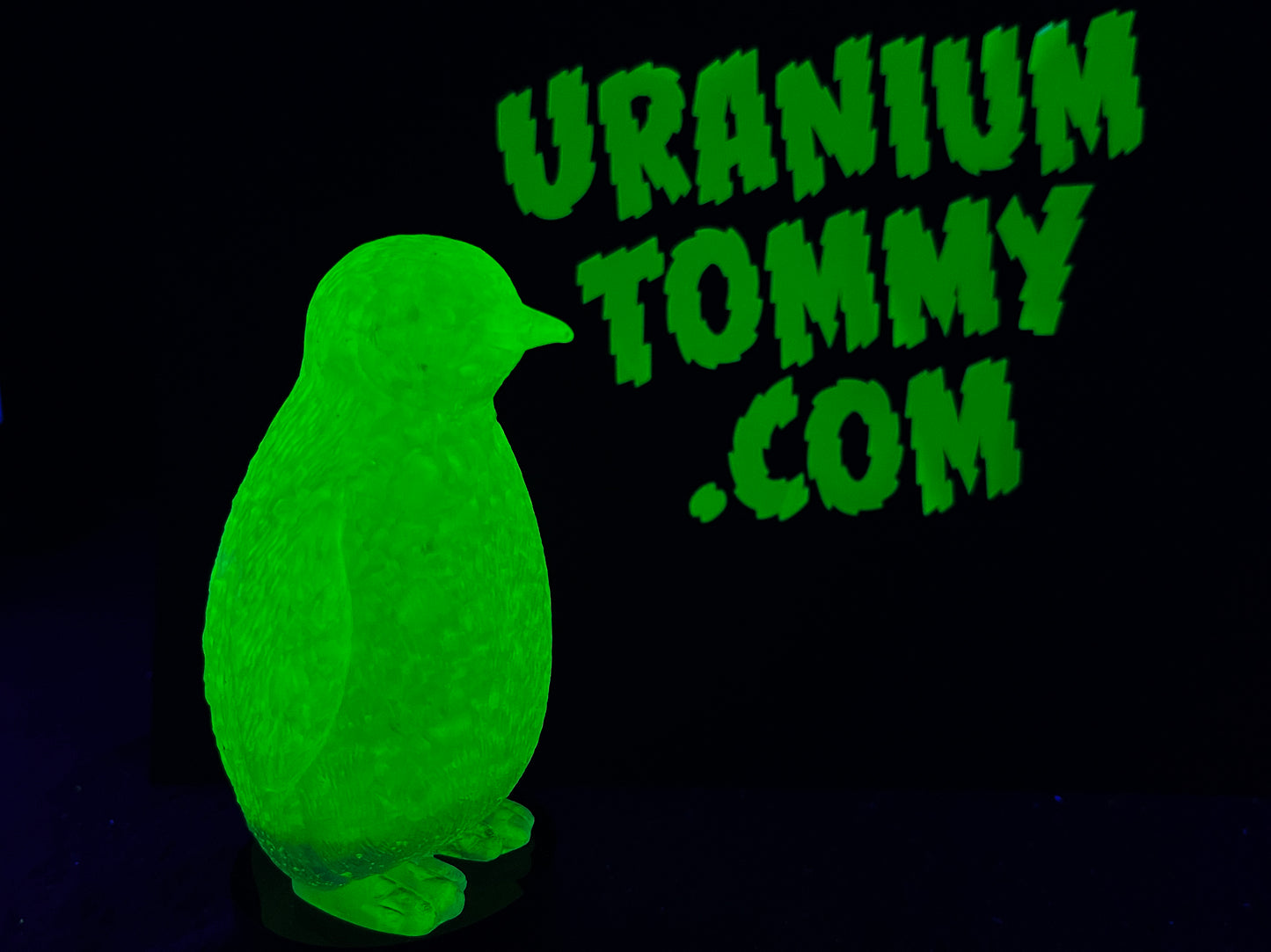 Uranium Glass Resin Penguin (Uresinium)