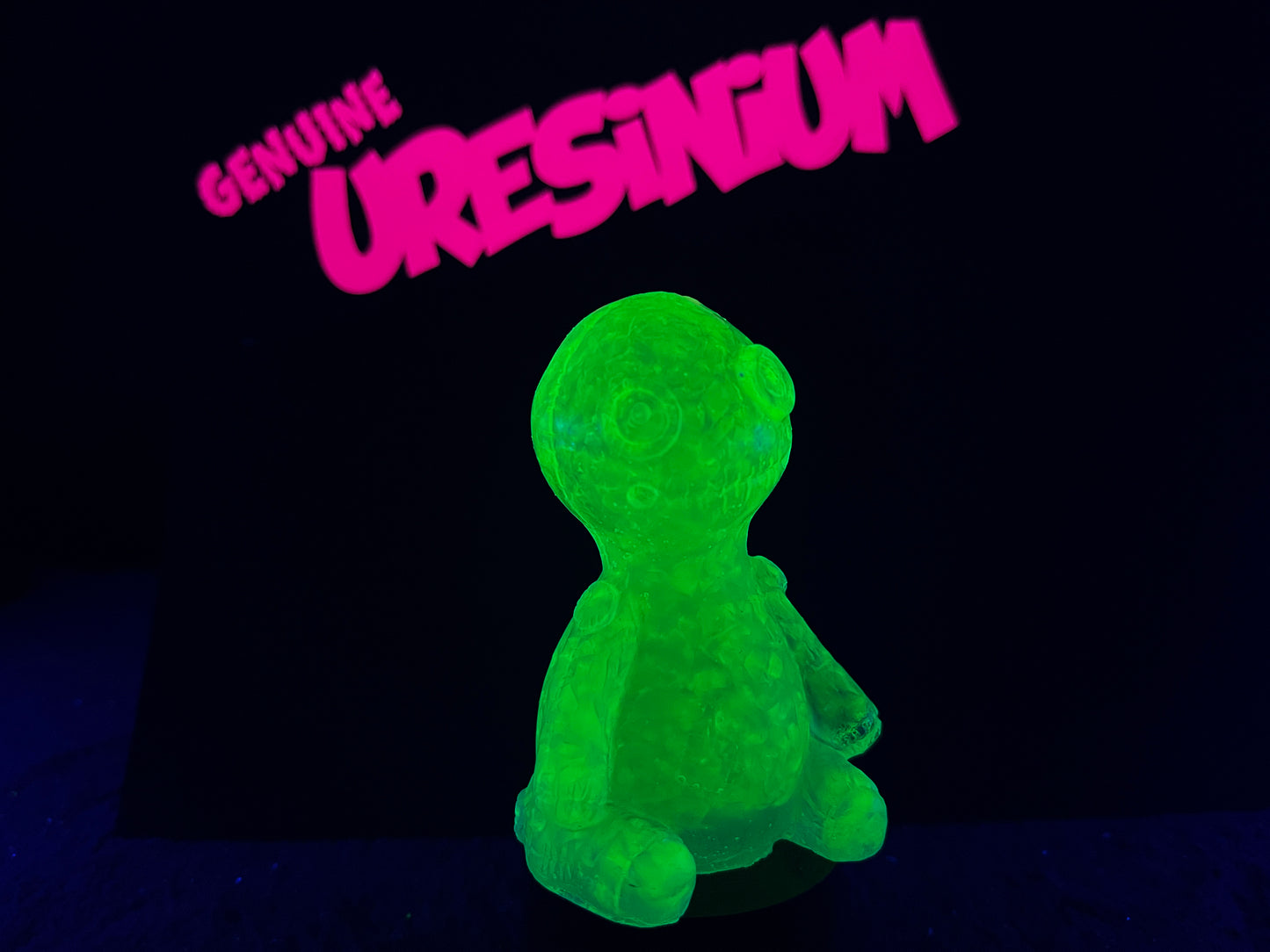 Uranium Glass Resin Scruffy Teddy (Uresinium)