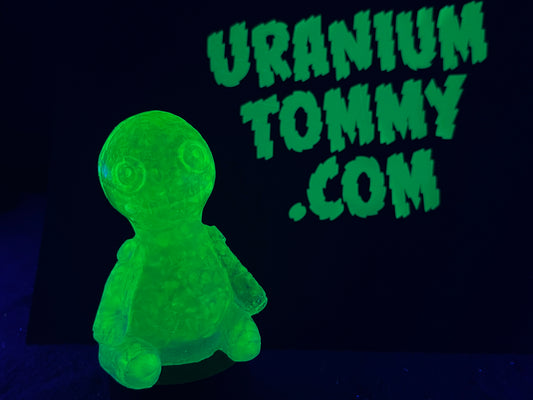 Uranium Glass Resin Scruffy Teddy (Uresinium)
