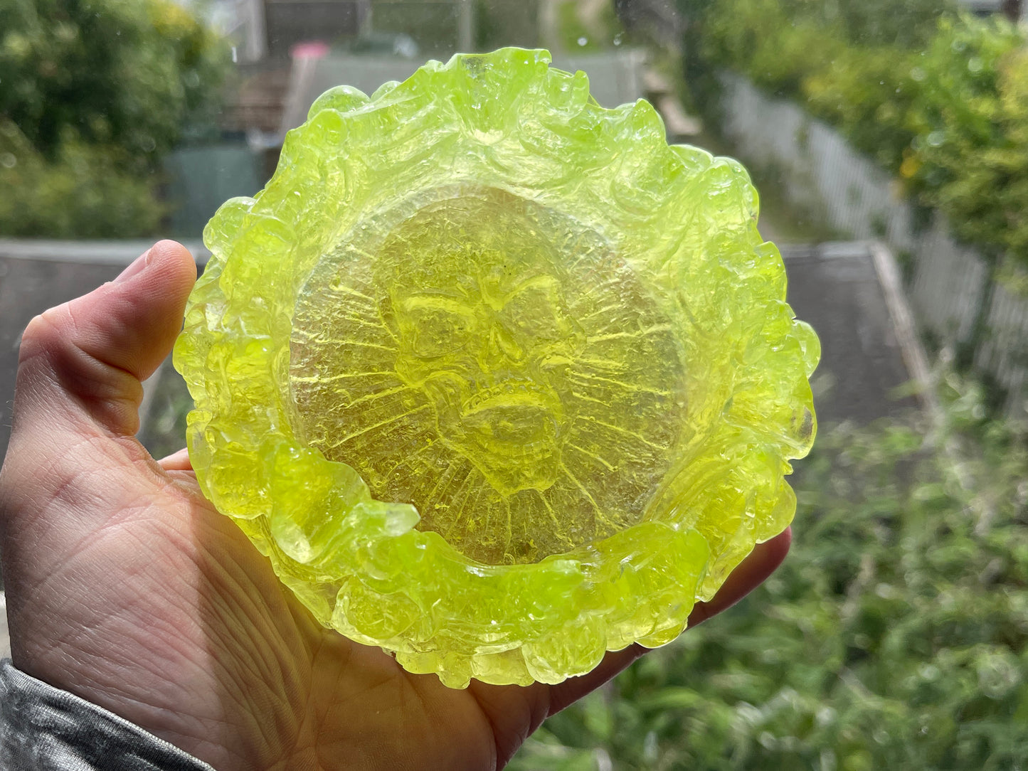 Uranium Glass Resin Skull Ashtray (Uresinium)