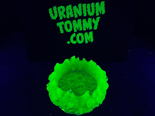 Uranium Glass Resin Skull Ashtray (Uresinium)