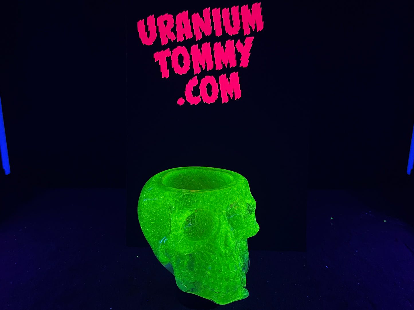 Uranium Glass Resin Skull Pot (Uresinium)