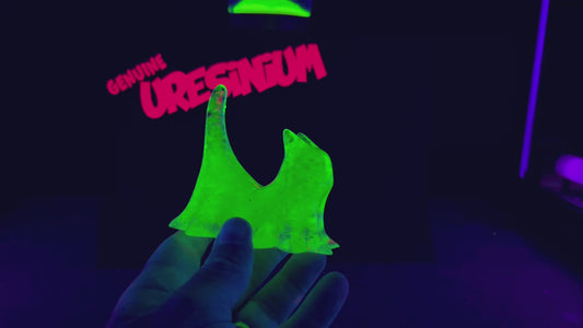 Uranium Glass Resin Ghost Cat (Uresinium)