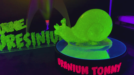 Uranium Glass Resin Vaseline Snail (Uresinium)