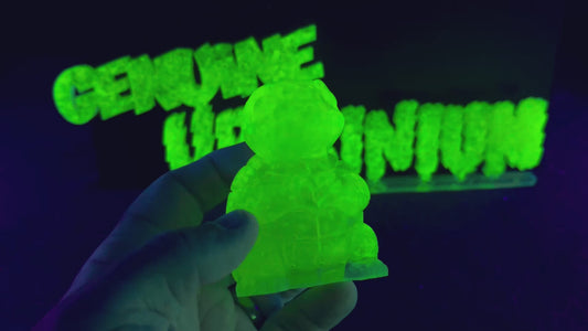 Uranium Glass Resin Love Turtle (Uresinium)