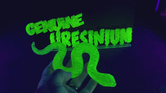 Uranium Glass Resin Snake (Uresinium)